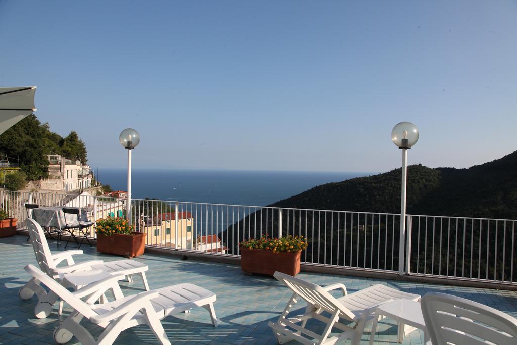 Le Terrazze Di Cristina Bed & Breakfast Vietri Екстериор снимка