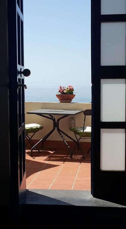 Le Terrazze Di Cristina Bed & Breakfast Vietri Екстериор снимка