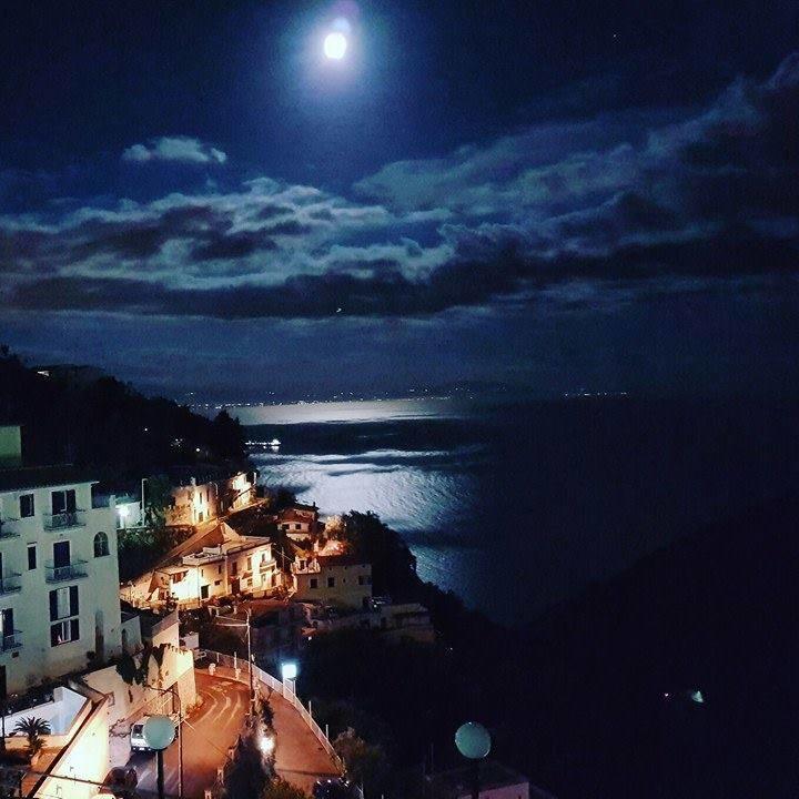 Le Terrazze Di Cristina Bed & Breakfast Vietri Екстериор снимка