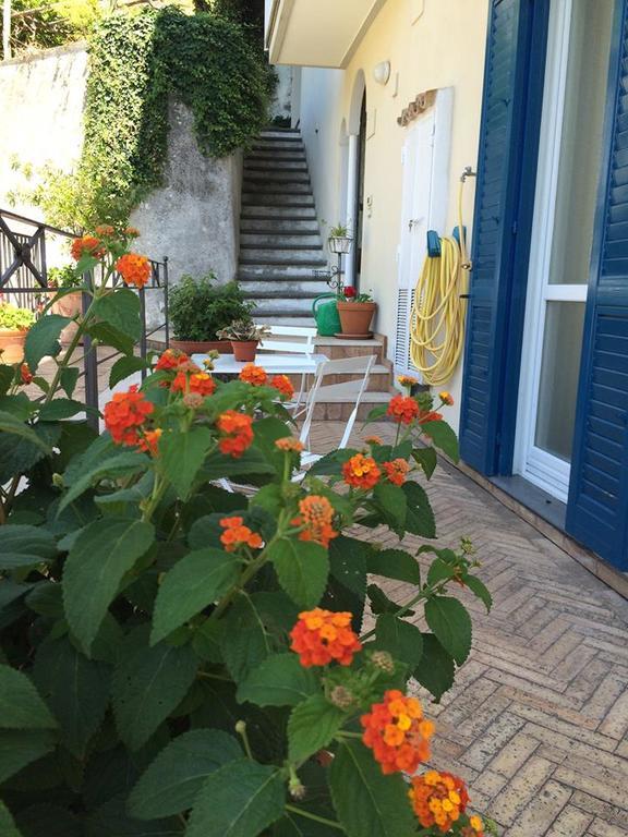 Le Terrazze Di Cristina Bed & Breakfast Vietri Екстериор снимка