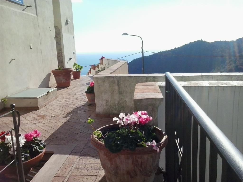 Le Terrazze Di Cristina Bed & Breakfast Vietri Екстериор снимка