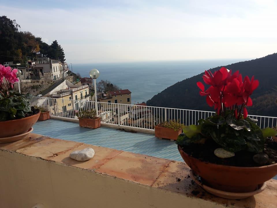 Le Terrazze Di Cristina Bed & Breakfast Vietri Екстериор снимка