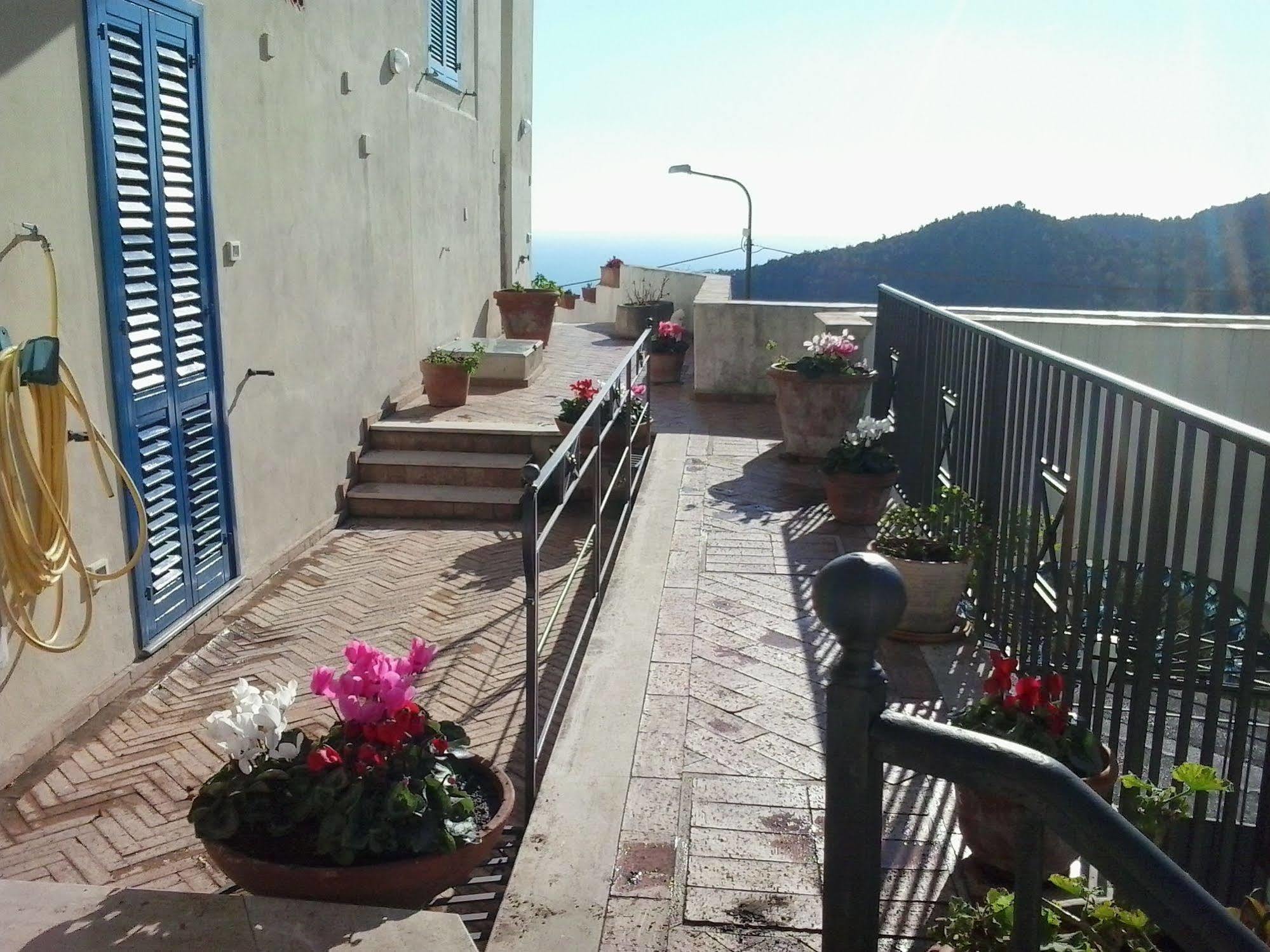 Le Terrazze Di Cristina Bed & Breakfast Vietri Екстериор снимка
